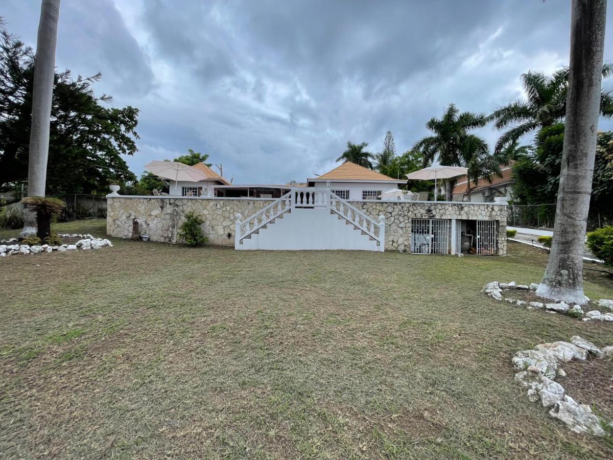 The Lodge @ Peaceful Palms Montego Bay Eksteriør billede